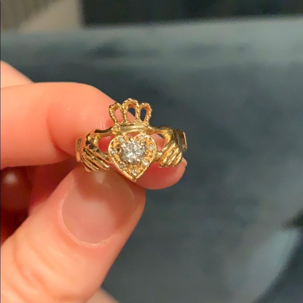 Gold claddagh ring